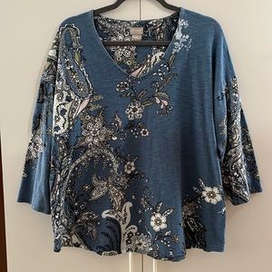 Chico’s V-Neck Soft Blue Floral Shirt 3/4 Sleeve Size 2 (12)